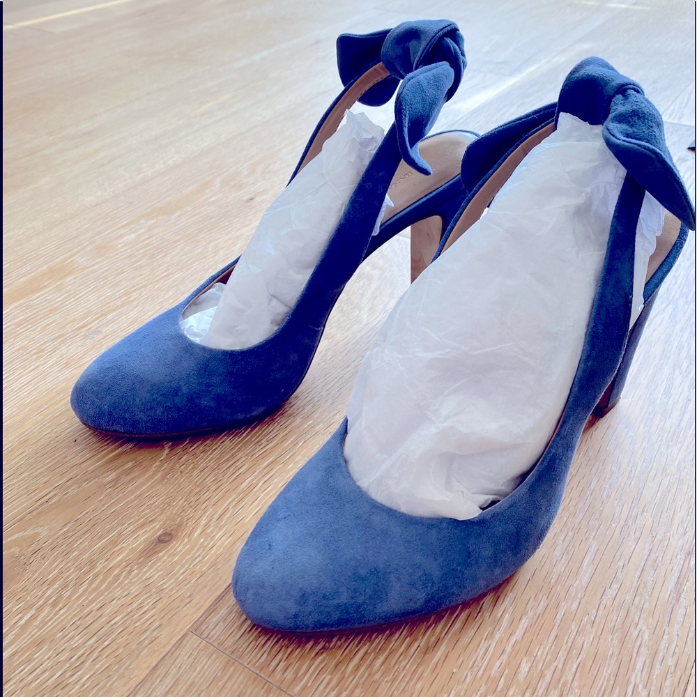 Banana Republic Periwinkle Sueded pumps with tie in back.  Gorgeous!  Size 7